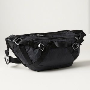 Athleta Excursion Waistbag